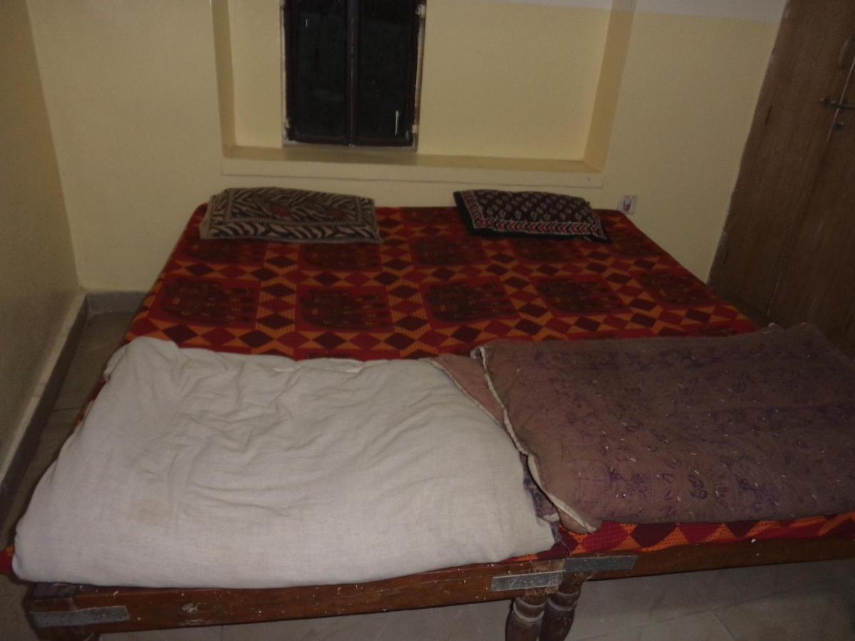 Hotel Rajhans Jaipur Bagian luar foto